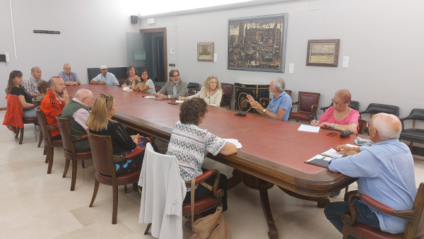 El Ayuntamiento de Huesca se reúne con vecinos de la calle Desengaño para dar solución a los problemas que les preocupan desde hace años
