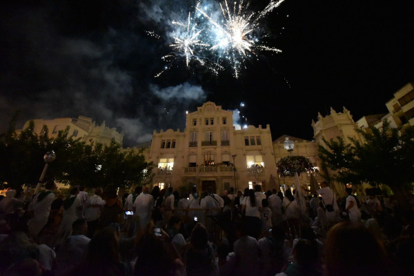 Un dispositivo de seguridad vela para que los espectáculos pirotécnicos desde el Casino de Huesca se desarrollen sin incidentes