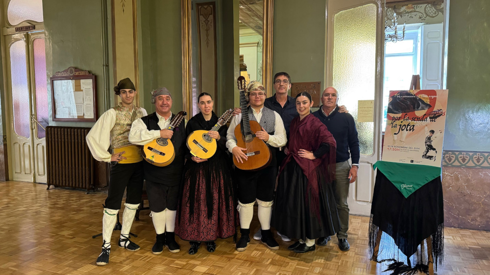 El Grupo Folklórico Elenco Aragonés celebra este sábado su 30 aniversario